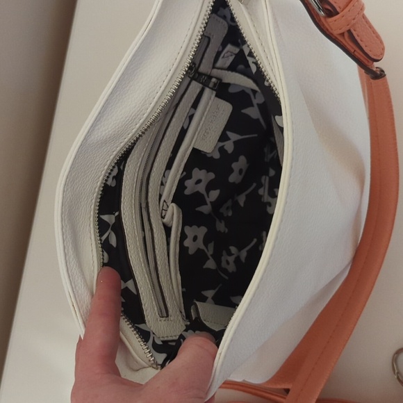 Jenna Kator Shoulder Bag with Crossbody Floral Inside Orange - Picture 7 of 12